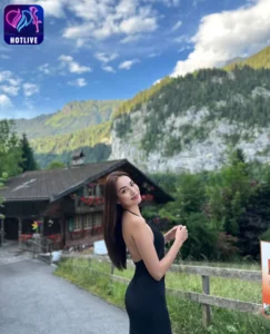 Lê Hoàng Phương-hotlive