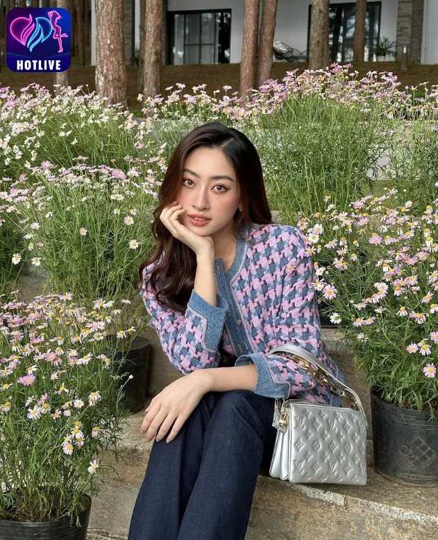 Lương Thùy Linh-hotlive 