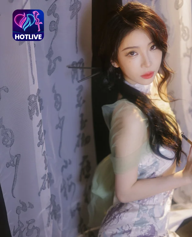 Rong Rong-hotlive